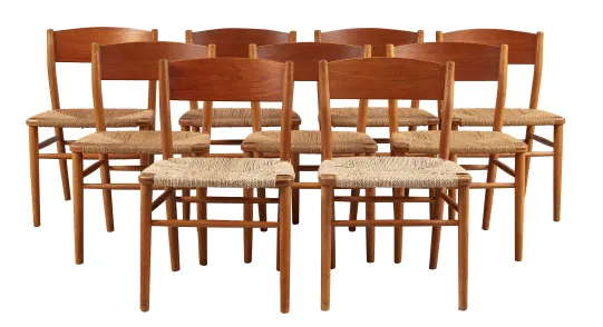 Spisebord med stoler