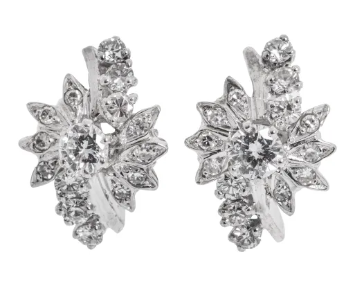 Et par ørepynt i hvitt gull