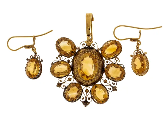 Anheng og et par ørepynt