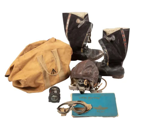 Utstyr etter løytnant Alf Widerberg, pilot i RNAF.