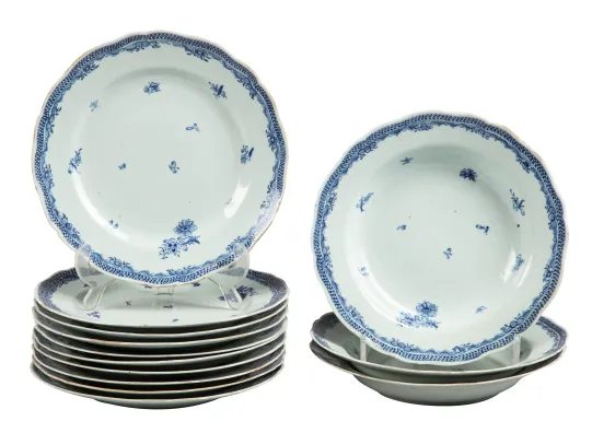 13 ostindiske tallerkener