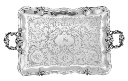 Serveringsbrett i sølv